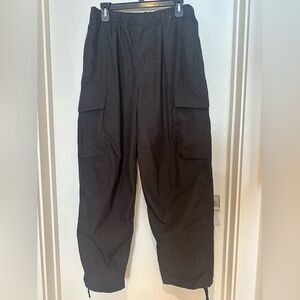 Uniqlo Men's Black Cargo Pants - Size M